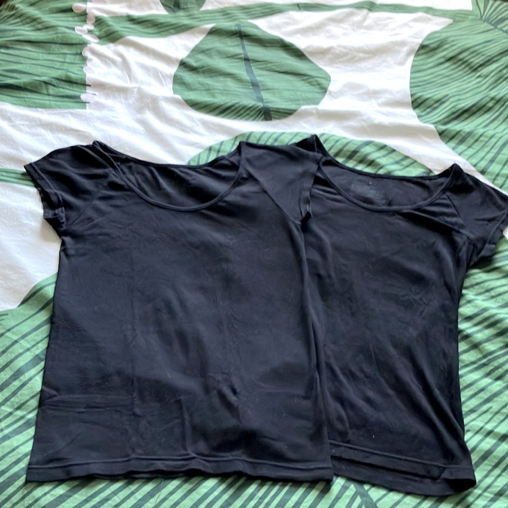 MUJI black ribbed French sleeve tshirt